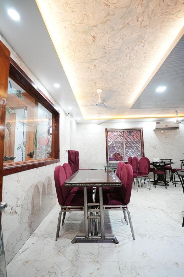 Goroomgo Ashray Hotel 4*