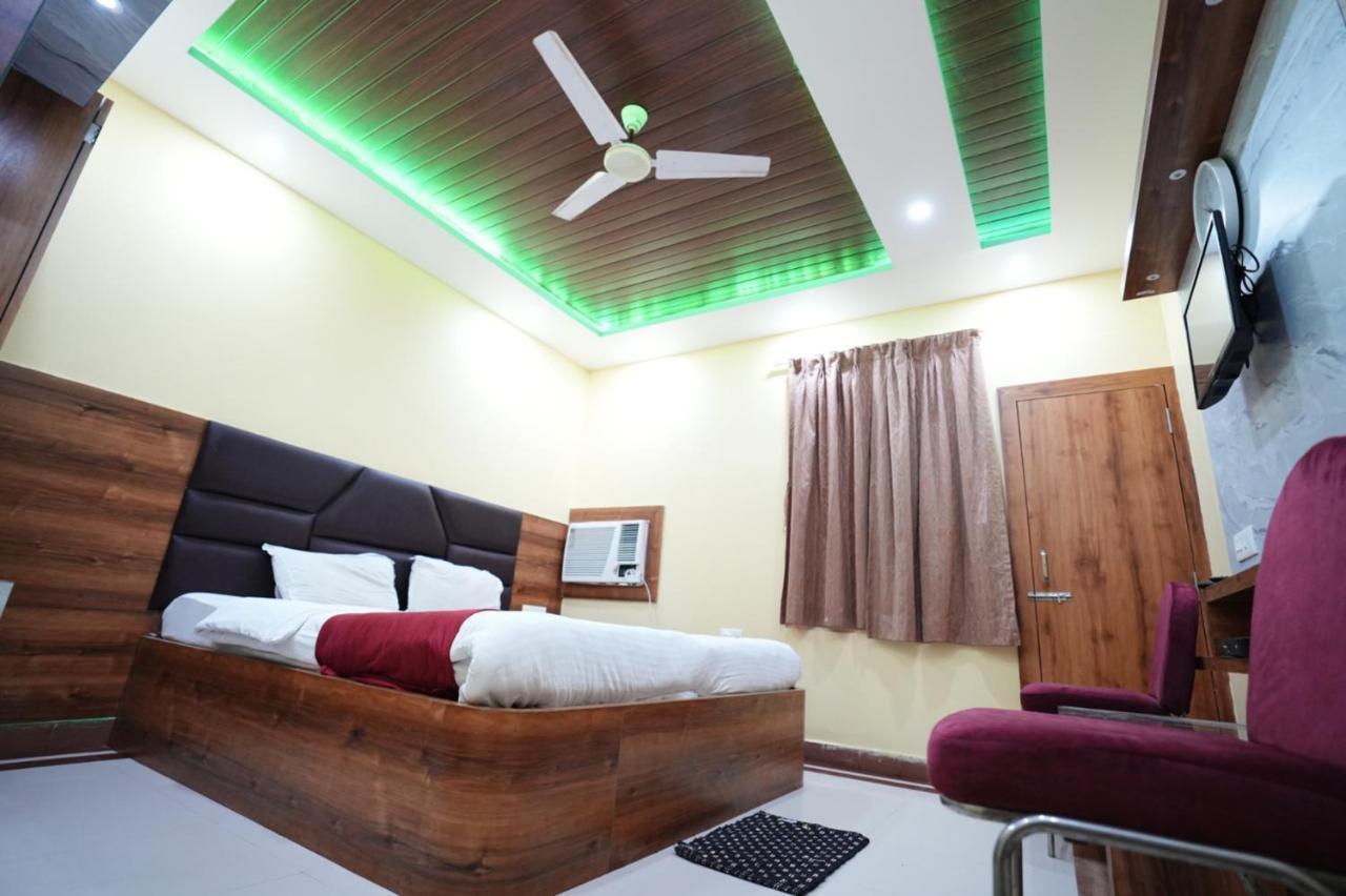 Goroomgo Ashray Hotel 4*